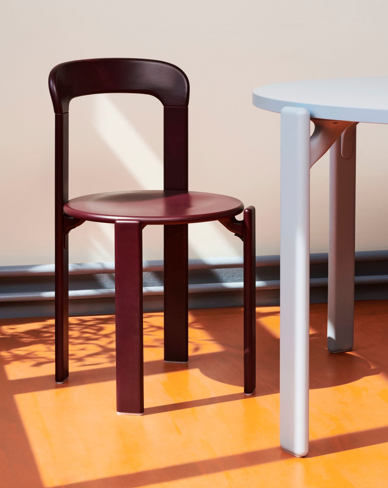 hay-spisebordsstol-rey-chair-deep-black-beech-lacquered-deep-black-4895823.jpeg